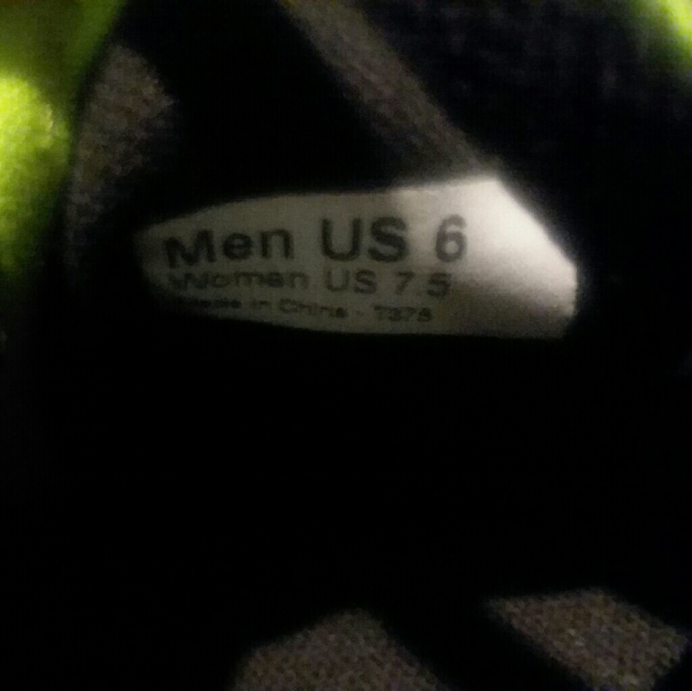 Vans - Picture 3 of 3